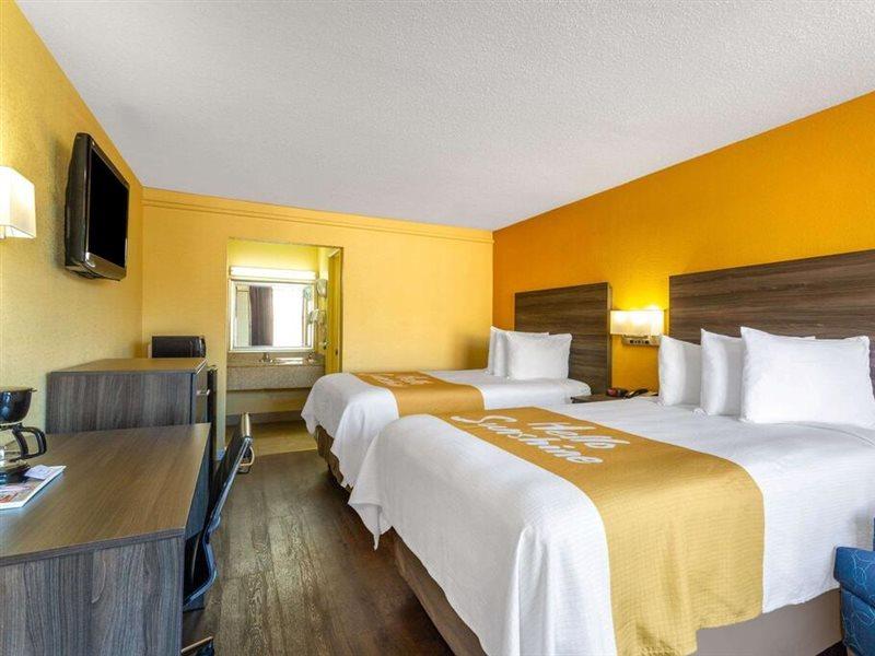 Days By Wyndham Near Coliseum Convention Center Hampton