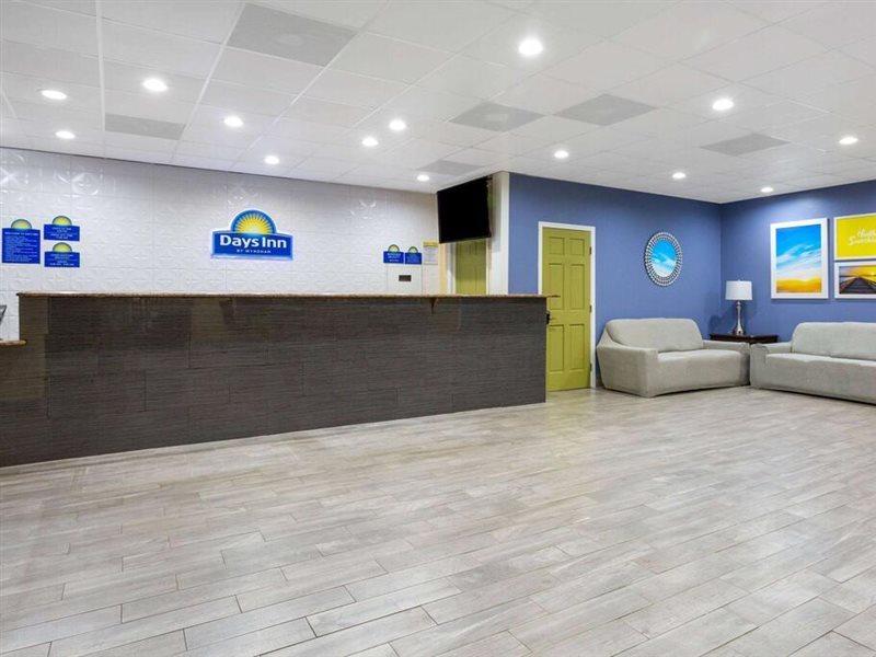 Hotel Days By Wyndham Near Coliseum Convention Center