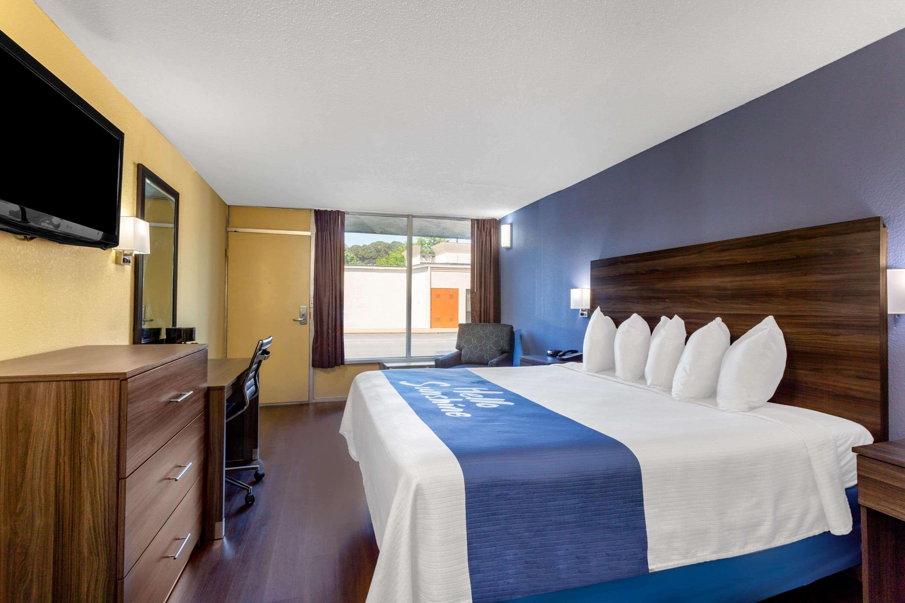 Hotel Days By Wyndham Near Coliseum Convention Center 2*