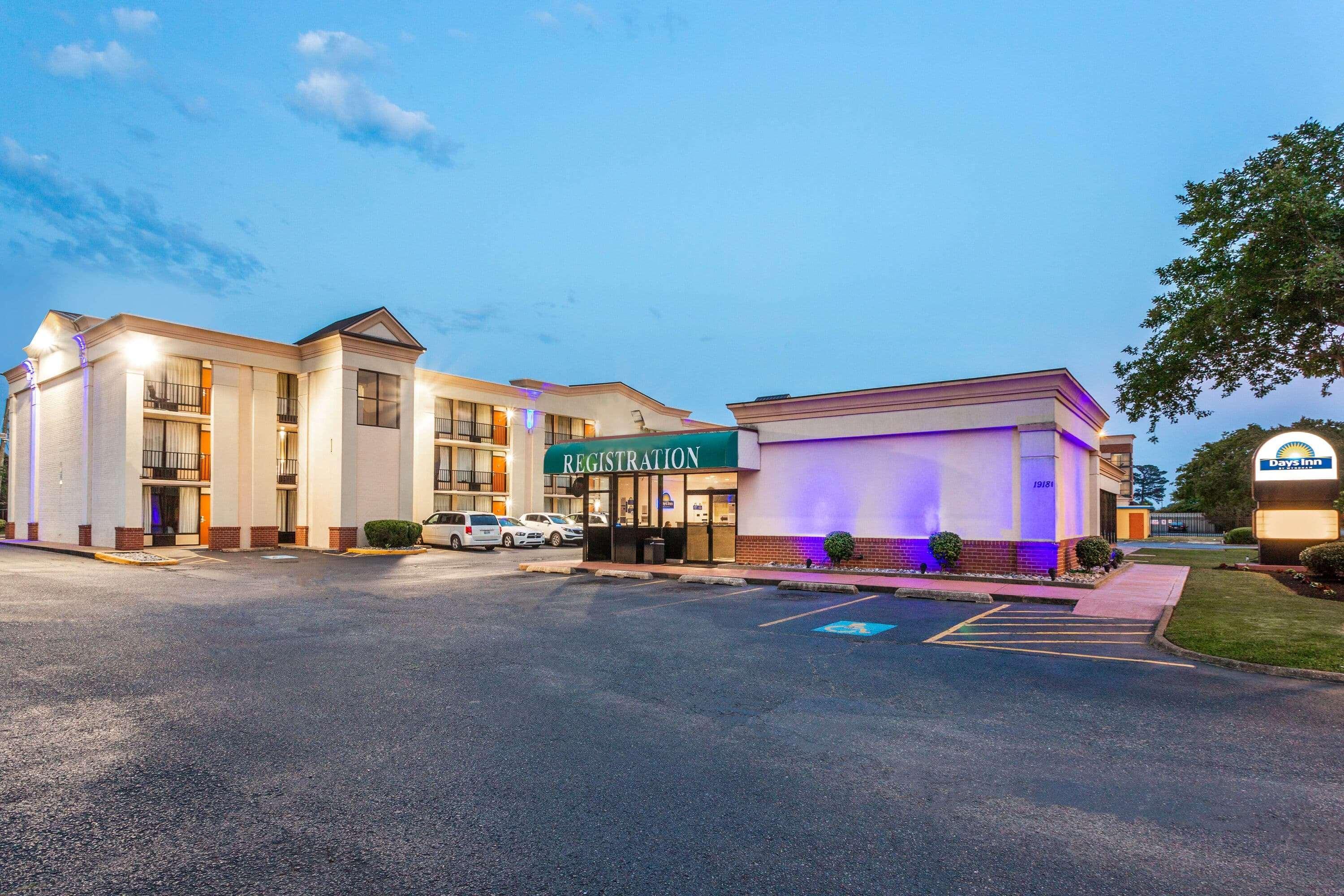 Days By Wyndham Near Coliseum Convention Center Hotel Hampton