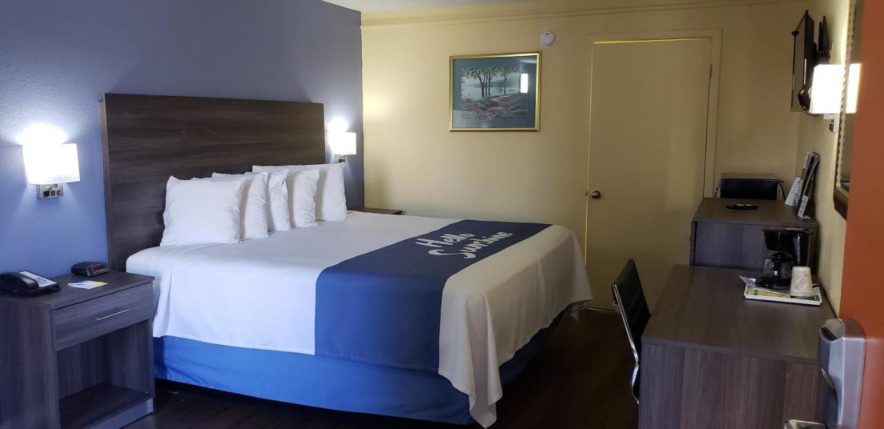 Days By Wyndham Near Coliseum Convention Center 2* Hampton